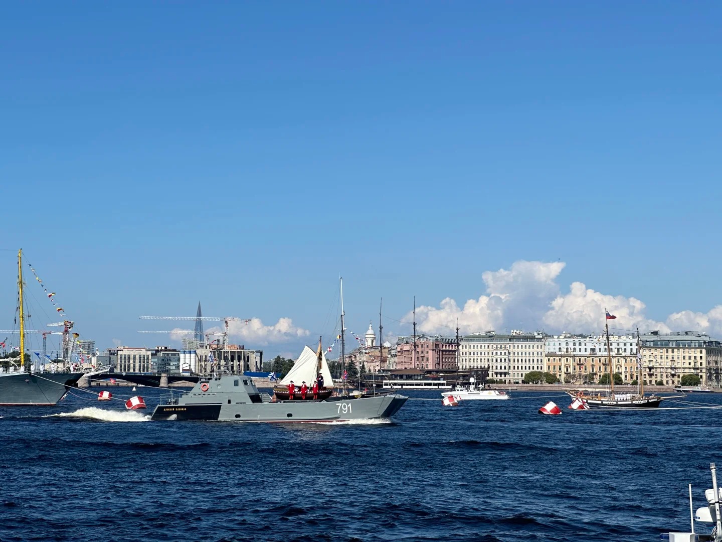 相約七月海參崴：味蕾狂歡，海軍盛典